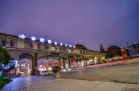 Golden Apple Hot Spring Hotel Hotels in Anshun