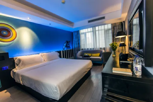 Orange Hotel (Nanjing Fuzimiao Zhangfuyuan subway station store)