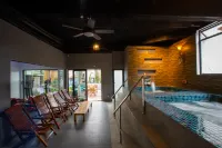 Orussey One Boutique - Hot Tub