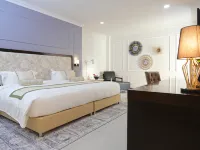 Queenco Entertainment Resort Hotels near Victory Beach