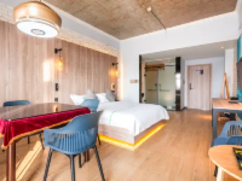 Lingaoyelia Hotel Hotels in Lingao