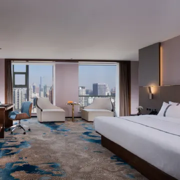 Yuyang International Hotel (Wuhan Yellow Crane Tower and Zhongnan Road) Отели рядом с достопримечательностью «Хубэй, Китай, Южная Механическая Школа (Школьный Департамент)»