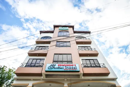 OYO 236 Hotel Edmundo Отели в г. Cabatuan