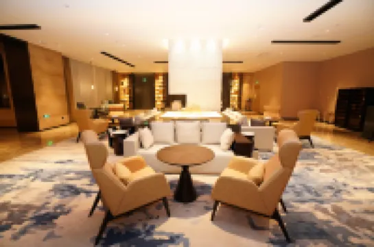 Guangzhou Peace Hotel Hotels in Guangshan