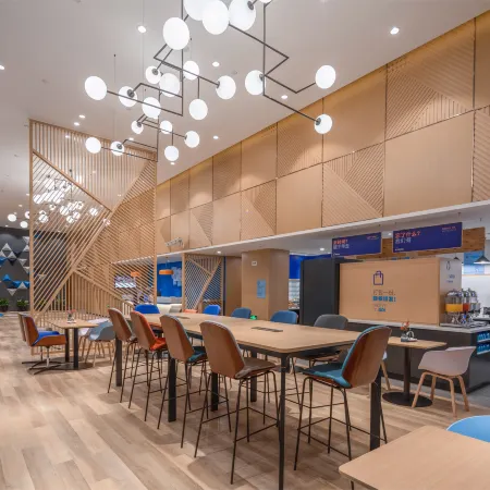 Holiday Inn Express NINGBO CITY CENTER by IHG