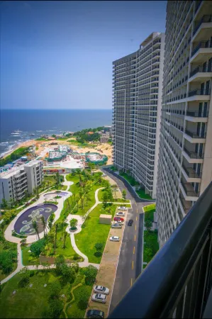 Huali Hai'an Holiday Apartment (Wuchuan Dinglongwan) Отели рядом с достопримечательностью «Jizhao Bay»