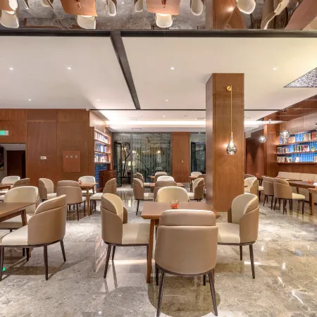 Light Luxury Hotel(Heihe Heilongjiang Riverside)