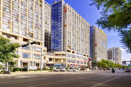 Kunming Jinju Hotel (South high speed railway station) Отели рядом с достопримечательностью «Kunming University of Technology Chenggong Campus College of Mechanical and Electrical Engineering»