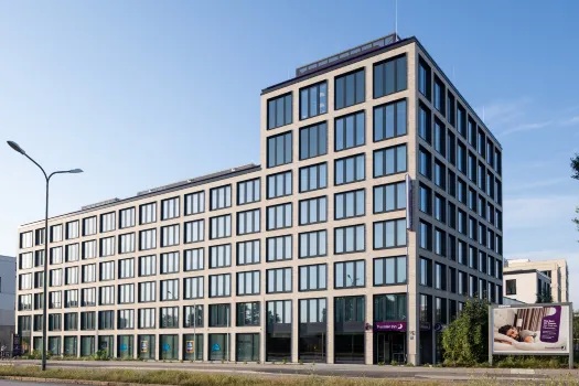 Premier Inn Muenchen City Schwabing Hotels in der Nähe von von Busbahnhof Fröttmaning