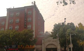 Aventine Town Hotel