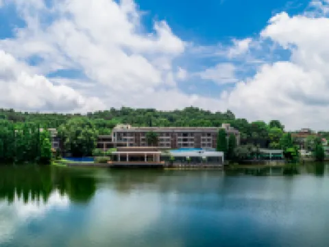 廣州白雲湖畔酒店（南湖旅遊中心店） 鄰近大源站的酒店