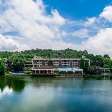 Baiyun Lakeside Hotel (Nanhu Tourism Center)