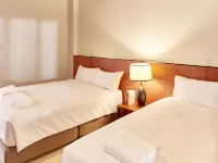 W22 by Burasari Hotel Hotels near Debsirin School