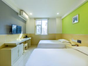 Yilong Chain Hotel (Lanzhou Plaza Xikou Branch)