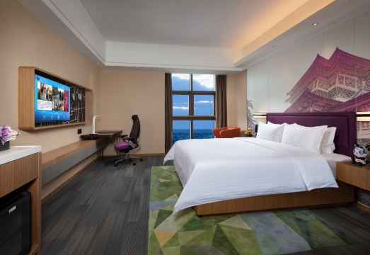 햄튼 바이 힐튼의 조식 뷔페 장면