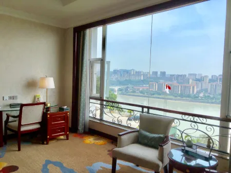 Luzhou Nanyuan Hotel Отели рядом с достопримечательностью «Zhangba Guiyuan Forest»