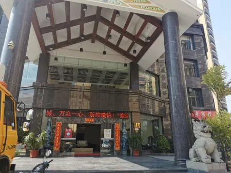 Weiyuan River International Hotel Отели рядом с достопримечательностью «Mengwozongfu Temple»