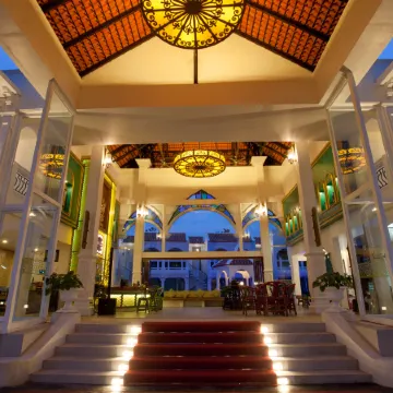 Supicha Pool Access Hotel Отели рядом с достопримечательностью «Пирс Лаем Хин»