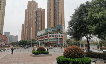 All Seasons Hotel (Chengdu East Railway Station Greenland 468)