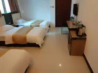 Luodian Chuncheng Hotel