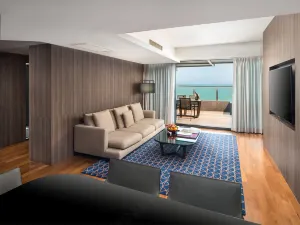 G Hotel Gurney