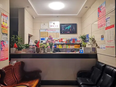 Tonghai Dongtai Hotel Отели рядом с достопримечательностью «Tonghai Confucian Temple»