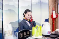 Hongrun Hotel (Humanities College Minying Shop)