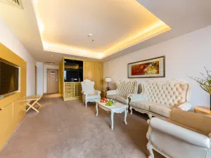 Grand Mercure Urumqi Hualing Accor (CCMALL Times Square in Hongshan Park)