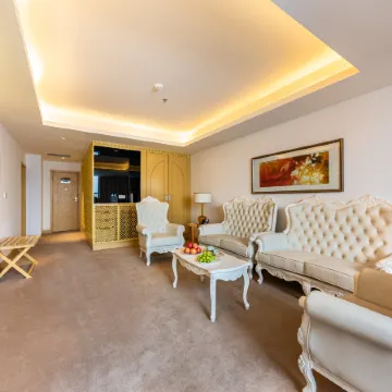 Grand Mercure Urumqi Hualing Accor (CCMALL Times Square in Hongshan Park)