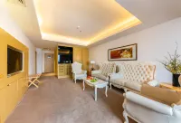 Grand Mercure Urumqi Hualing Accor (CCMALL Times Square in Hongshan Park)