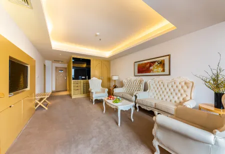 Grand Mercure Urumqi Hualing Accor (CCMALL Times Square in Hongshan Park) Отели рядом с достопримечательностью «Xinjiang Institute of Engineering»