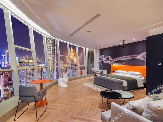 S · island High Altitude River View Hotel