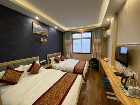 Youhao Business Hotel Отели рядом с достопримечательностью «Observation Deck of Pilgrim Eighteen Bends»