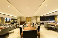 Kaiyuan Mingting Hotel (Nanchang Honggutan Wanxiang City)