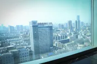 هوليداي إن إكسبرس هيفي هوايه رود باي آيتش جي - خلابة
