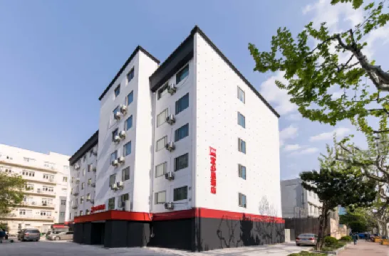Ibis Hotel (Shanghai Caohejing, Hongcao Road) โรงแรมในเซี่ยงไฮ้