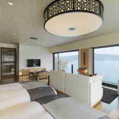 あかん遊久の里 鶴雅 Rooms