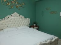 深圳新龙门酒店公寓 - 奢华大床房