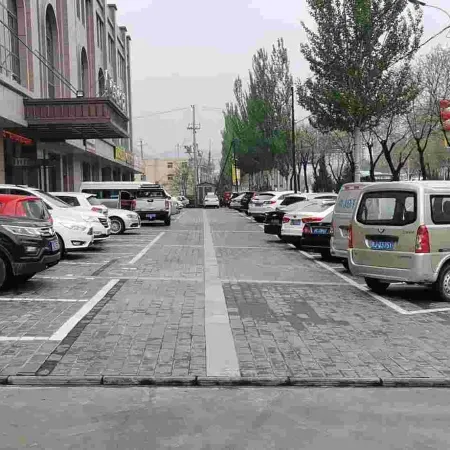 Hengrui Hotel (Yan'an Railway Station Nanniwan Airport)