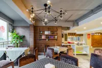 Xiyuan Jinrun Hotel (Duyun Wanda Plaza Nationality Normal University)