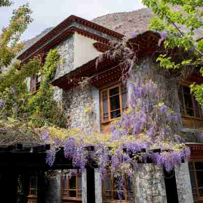 德欽松贊奔子欄飯店 Hotel Exterior