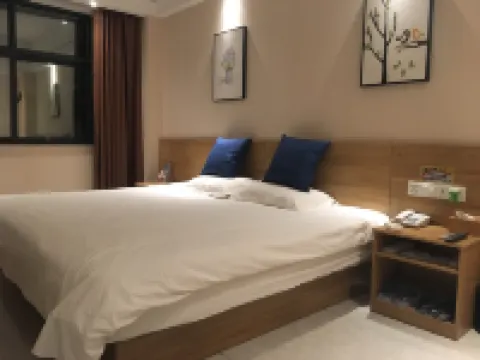 yazhihotel Hotels in Weishi