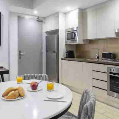 Meriton Suites North Ryde Rooms