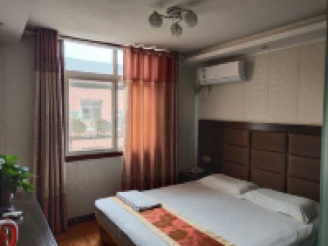 西安咸阳国际机场温馨港湾酒店 - 温馨大床房