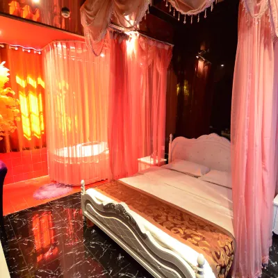Guoran Theme Hotel (Wuhan Huquan) Hotels near Hubei Vocational College of Art