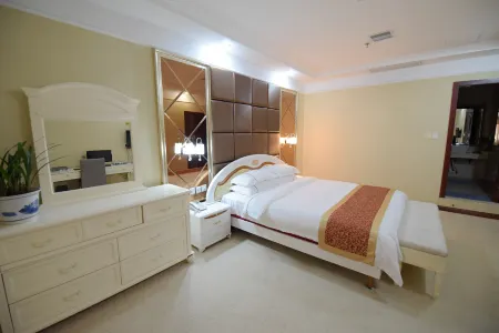 Censhan Hotel Отели в г. Хэнфэн