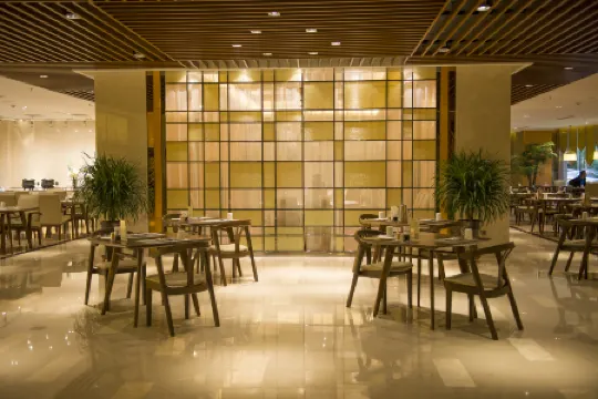 Yining Beauty Hotel (Liuxing Street Scenic Area Airport Store)