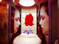上海怡馨主题酒店 - 温馨圆床房