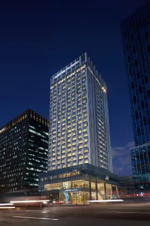 LOTTE City Hotel Myeongdong Отели рядом с достопримечательностью «Художественный музей Кёмджэ Чон Сона»