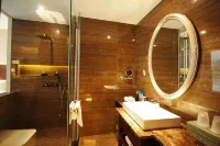 โรงแรมรอแยล เซเลบริตี้